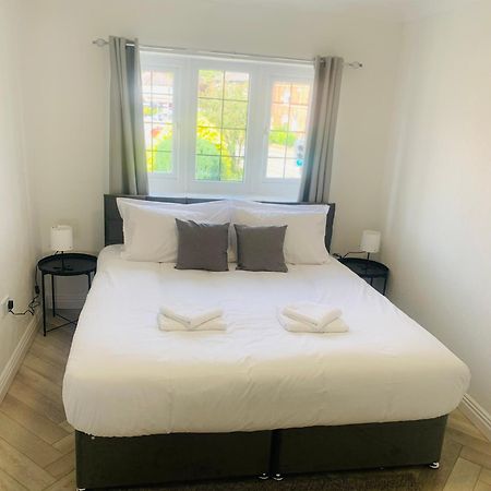 Newly Renovated, Modern 3 Bed Apartment Walmersley Esterno foto